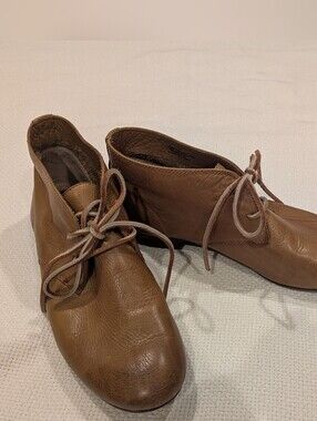 Frye Leather Jillian Chukka Ankle Booties Tan Women's 10